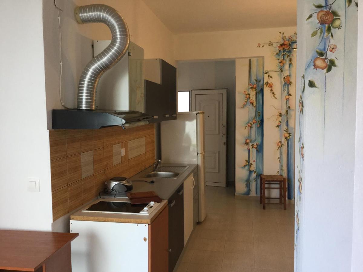 Peaceful Apartments In Elani Exterior photo
